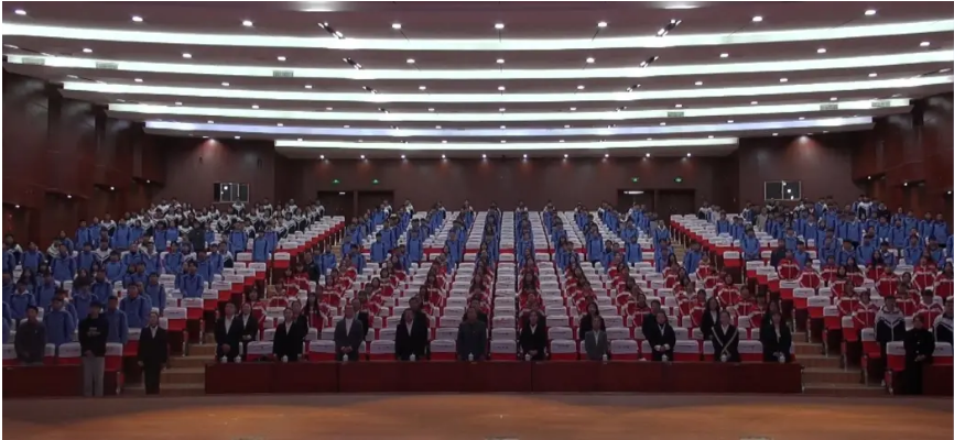 “開學(xué)第一課”——用歌聲和行動感恩黨