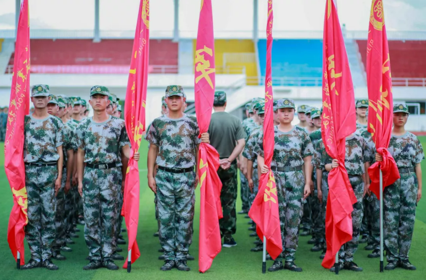 當(dāng)迷彩邂逅青春，記錄工職院軍訓(xùn)生活