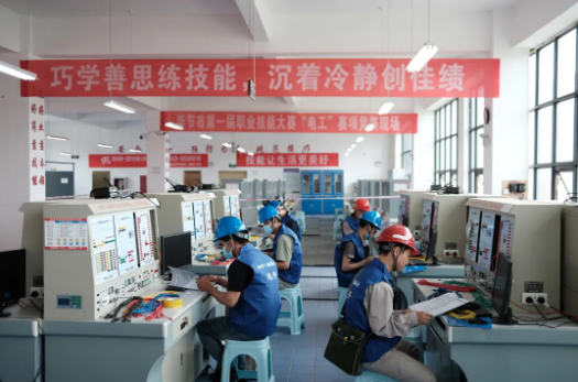 技行天下 能創(chuàng)未來(lái)——畢節(jié)市第一屆職業(yè)技能大賽開(kāi)賽