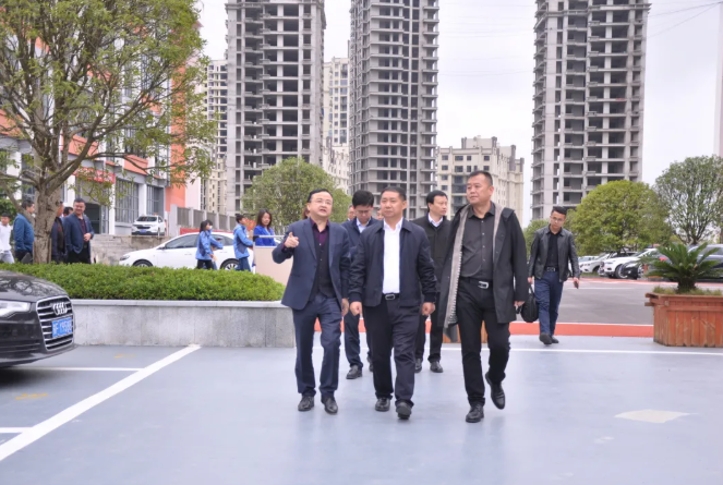市委常委、市政府常務副市長周仕飛赴畢節(jié)工業(yè)職業(yè)技術學院調研