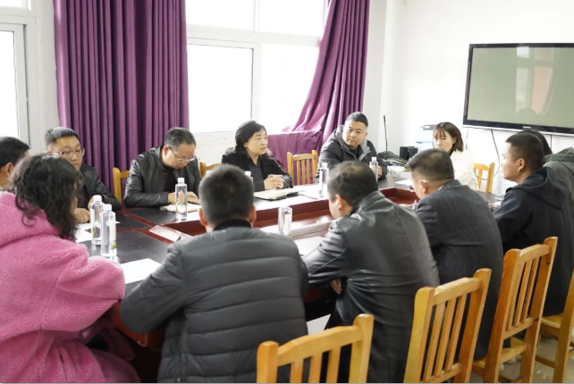 學(xué)院黨委委員、副院長(zhǎng)黃瑛赴鄉(xiāng)村振興聯(lián)系點(diǎn)調(diào)研、宣講黨的二十大精神