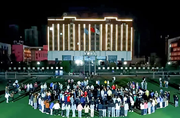 舞動(dòng)青春 舞動(dòng)快樂(lè)——學(xué)院舉行校園廣場(chǎng)舞文化活動(dòng)