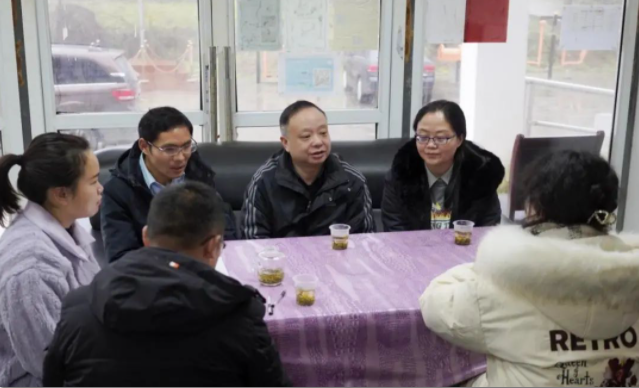 黨委副書(shū)記付善華，黨委委員、副院長(zhǎng)黃文碧到鄉(xiāng)村振興聯(lián)系點(diǎn)開(kāi)展調(diào)研