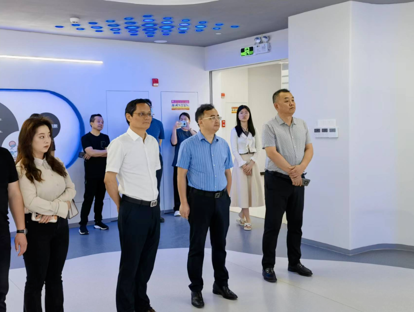 李涌、邱國(guó)援率隊(duì)到廣東省企業(yè)、院?？疾鞂W(xué)習(xí)