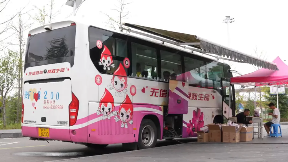 熱血擔(dān)當(dāng)，畢節(jié)工職院125名青年學(xué)子無(wú)償獻(xiàn)血30500毫升！